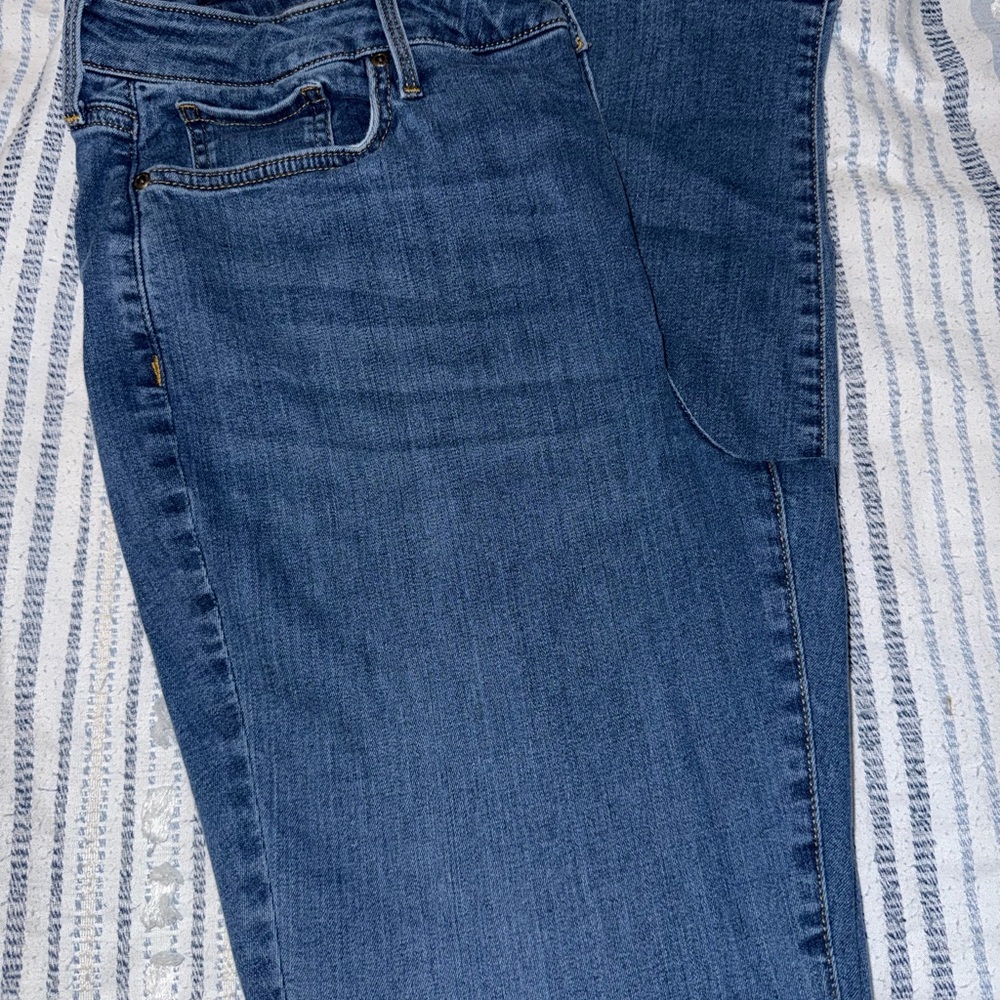 Ami Women's Straight Leg Blue Jeans